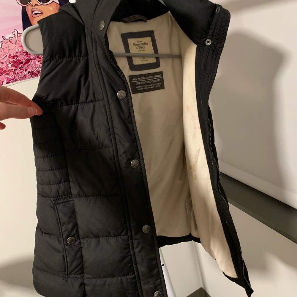 Abercrombie black buffer vest